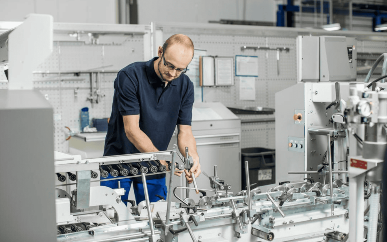 Small batches and custom configurations no longer tie up production line capacity. Production resources are used specifically for long runs.