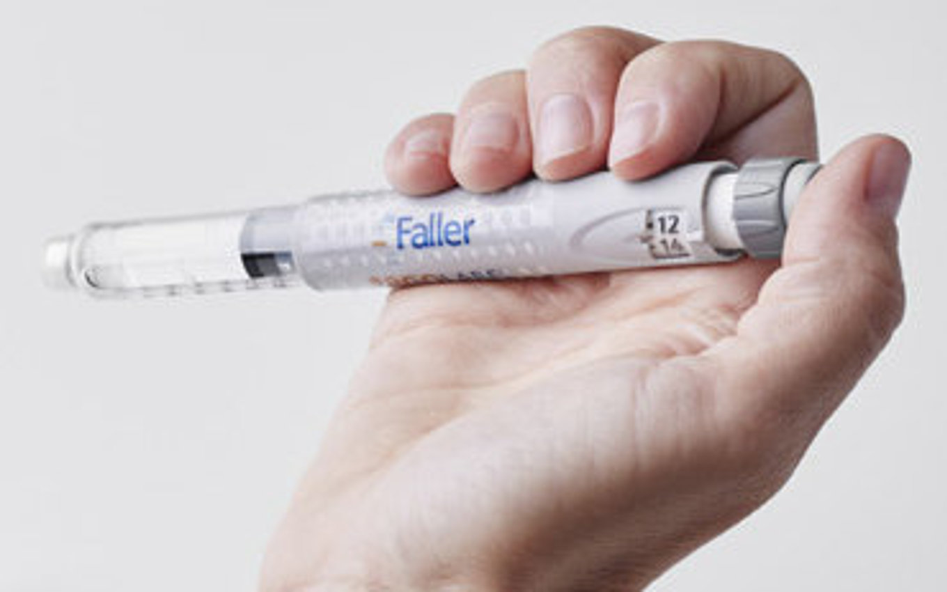 Ergonomic packaging solution for injection pens ensuring convenient handling by Faller Packaging.