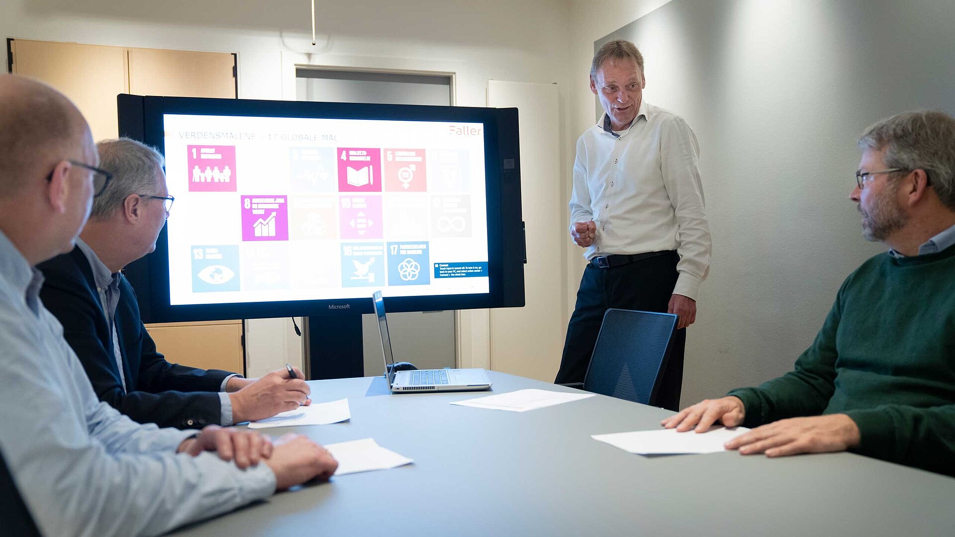 Salesmeeting-Präsentation mit Kunden